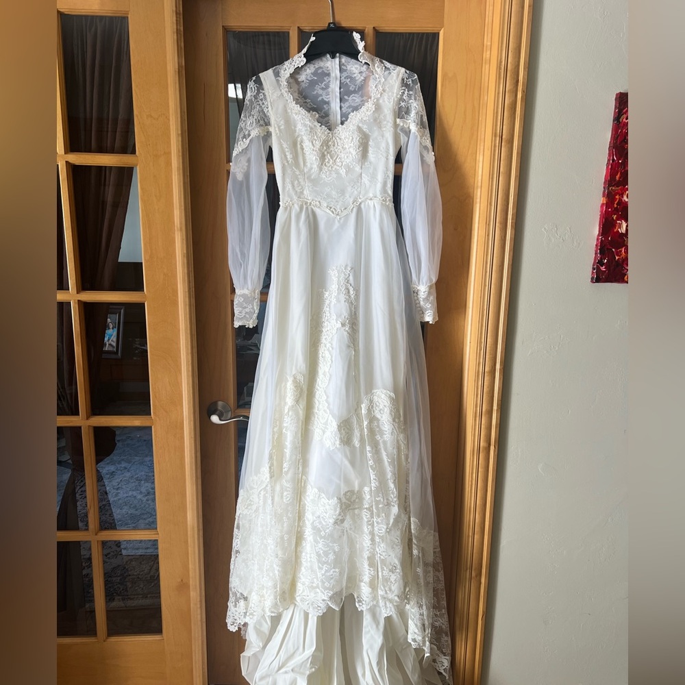 Bridallure Long Sleeve Wedding Dress